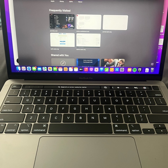 2022 MacBook Pro 13in (8GB memory M2 Chip)